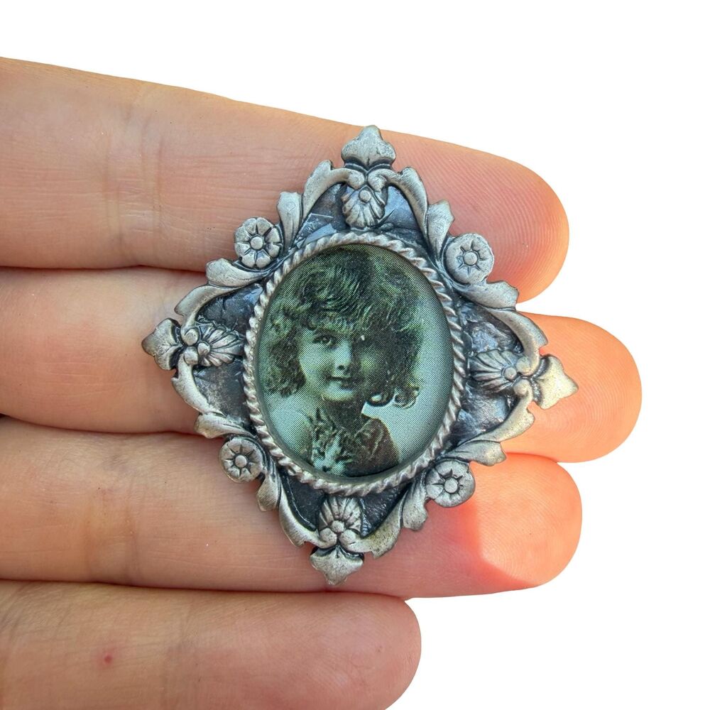 Vintage Jewelry Pewter Frame Brooch Pin